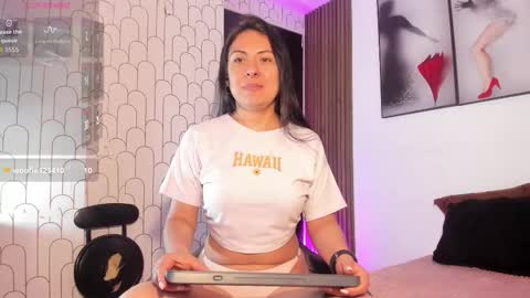 Snapshot of ella_rouse1 chatting on October 18, 2:31 pm ella rouse online show from October 18, 2:31 pm