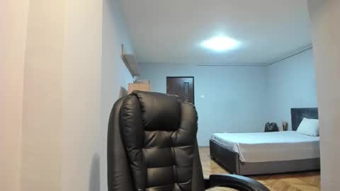 Ella online show from November 28, 6:44 pm