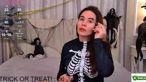 Snapshot of ellaander chatting on October 31, 4:47 am Ella online show from October 31, 4:47 am