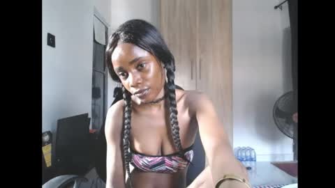 ella online show from March 13, 7:53 am