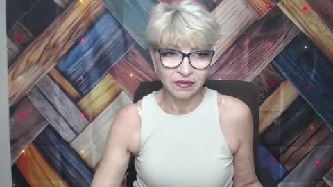 Snapshot of ellabonito chatting on September 21, 6:01 am EllaBonito online show from September 21, 6:01 am