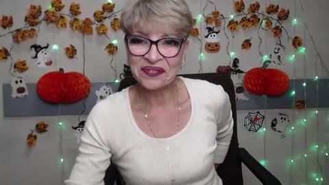 Snapshot of ellabonito chatting on October 29, 6:40 am EllaBonito online show from October 29, 6:40 am