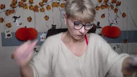 Snapshot of ellabonito chatting on October 30, 6:49 am EllaBonito online show from October 30, 6:49 am