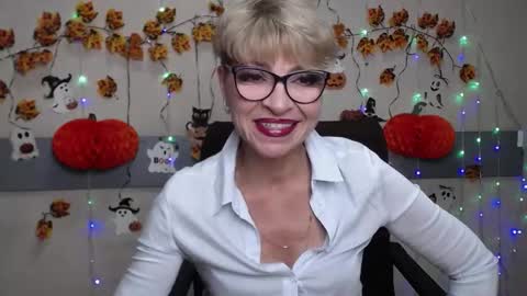 Snapshot of ellabonito chatting on November 2, 6:39 am EllaBonito online show from November 2, 6:39 am