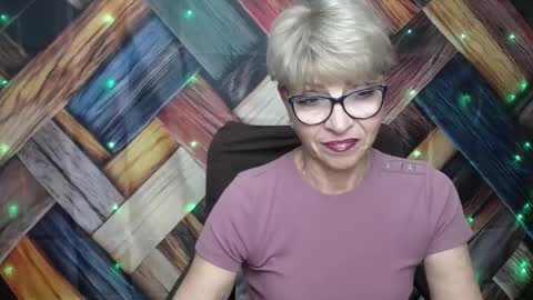 Snapshot of ellabonito chatting on October 6, 11:49 am EllaBonito online show from October 6, 11:49 am