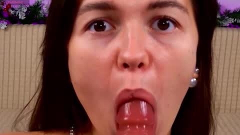 ellacanny online show from December 21, 6:39 am