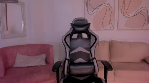 Snapshot of ellaclark chatting on October 20, 4:10 pm EllaClark online show from October 20, 4:10 pm