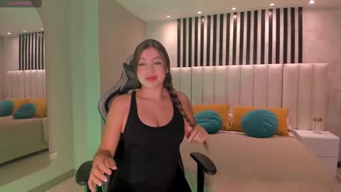 EllaClark online show from March 9, 11:14 am