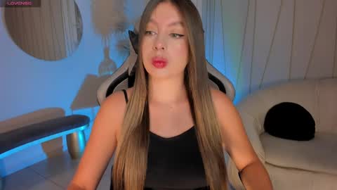 EllaClark online show from March 5, 6:45 pm