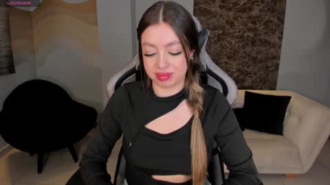 EllaClark online show from December 30, 6:27 pm