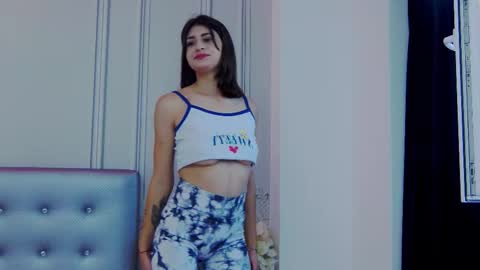 EllaGlow online show from September 14, 5:05 am