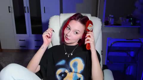 ellales online show from October 19, 10:28 am