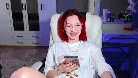 ellales online show from February 6, 7:01 am