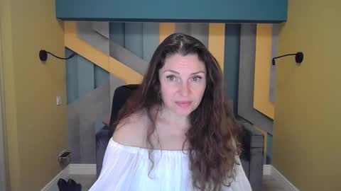 EllaLongs online show from December 7, 1:40 pm