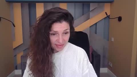 EllaLongs online show from November 4, 12:32 pm