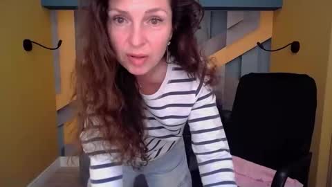 EllaLongs online show from April 3, 11:30 am