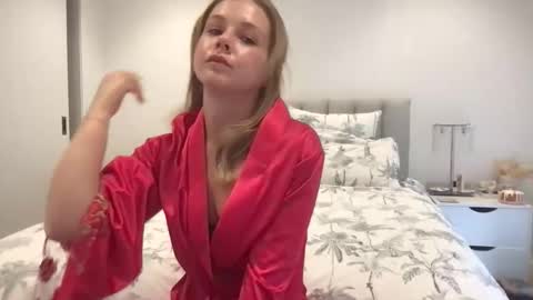 Ella online show from May 4, 3:10 am