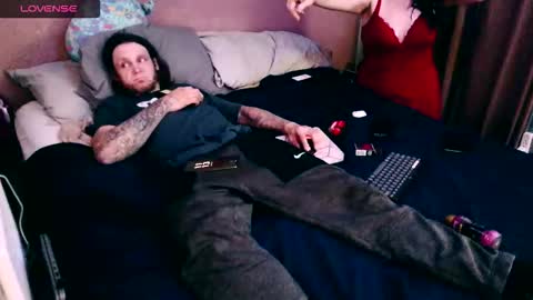 Ella online show from November 7, 4:18 am