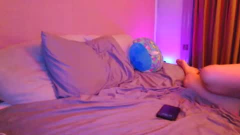 Ella online show from October 31, 12:45 am