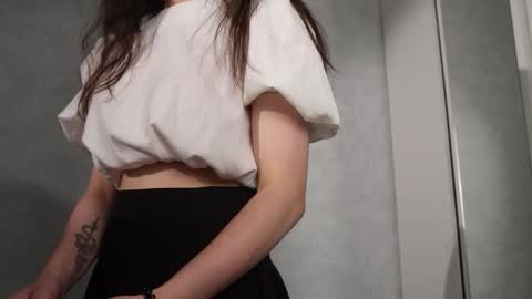 Ella online show from September 10, 8:14 am