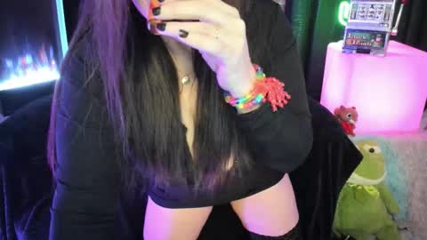 ELLE online show from March 19, 7:29 pm