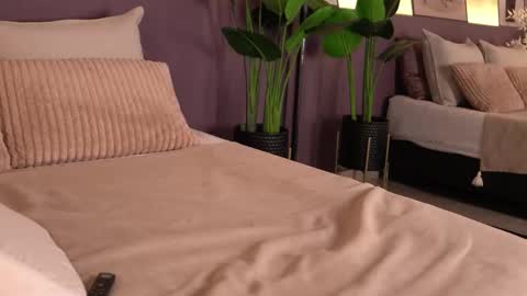 Snapshot of ellediane chatting on October 9, 12:59 am Elle Diane online show from October 9, 12:59 am