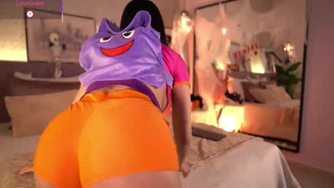 Snapshot of ellediane chatting on October 21, 1:20 am Elle Diane online show from October 21, 1:20 am