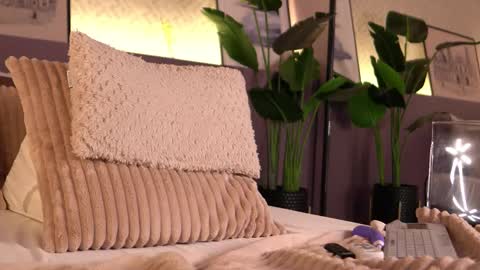 Snapshot of ellediane chatting on October 2, 1:43 am Elle Diane online show from October 2, 1:43 am