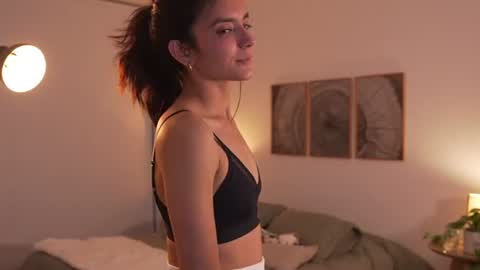 Linda Restrepo online show from July 1, 11:37 pm