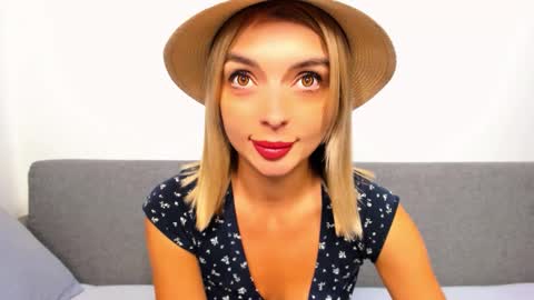 Snapshot of ellen_flow chatting on September 19, 8:30 pm ellen_flow online show from September 19, 8:30 pm