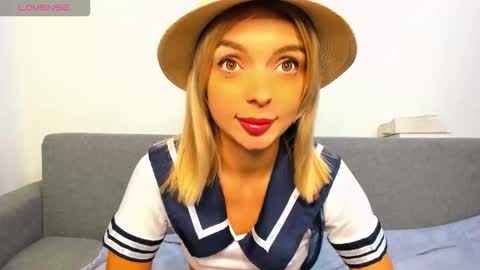 Snapshot of ellen_flow chatting on October 10, 10:14 pm ellen_flow online show from October 10, 10:14 pm