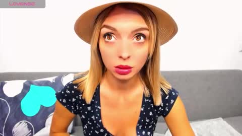 Snapshot of ellen_flow chatting on October 1, 8:36 pm ellen_flow online show from October 1, 8:36 pm