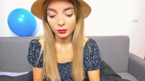 ellen_flow online show from December 15, 9:31 pm