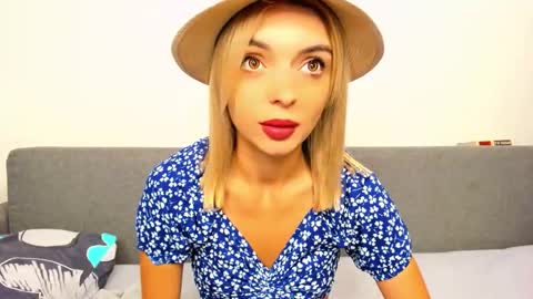 Snapshot of ellen_flow chatting on September 26, 9:34 pm ellen_flow online show from September 26, 9:34 pm