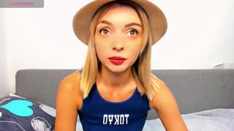 Snapshot of ellen_flow chatting on September 30, 8:35 pm ellen_flow online show from September 30, 8:35 pm