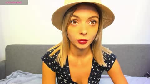 Snapshot of ellen_flow chatting on October 20, 10:13 pm ellen_flow online show from October 20, 10:13 pm