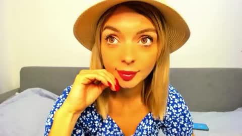 Snapshot of ellen_flow chatting on October 17, 10:13 pm ellen_flow online show from October 17, 10:13 pm