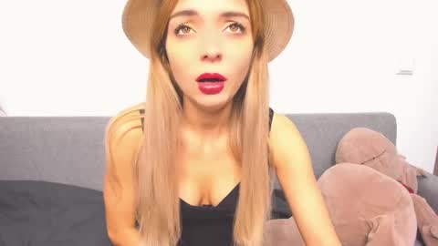 ellen_flow online show from December 7, 4:47 pm