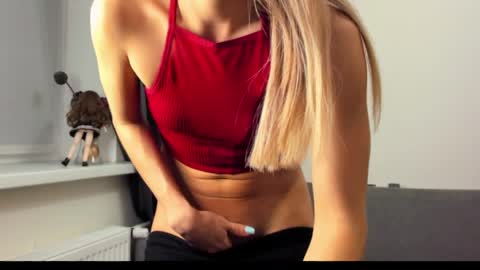 ellen_flow online show from March 29, 8:19 pm