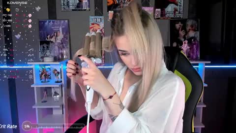 Snapshot of ellensoftt chatting on March 7, 5:17 pm Maria online show from March 7, 5:17 pm