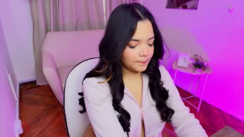 Snapshot of elli_snow chatting on October 11, 12:08 pm elli_snow online show from October 11, 12:08 pm