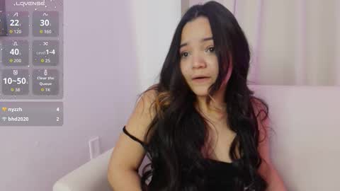 Snapshot of elli_snow chatting on October 1, 5:07 pm elli_snow online show from October 1, 5:07 pm
