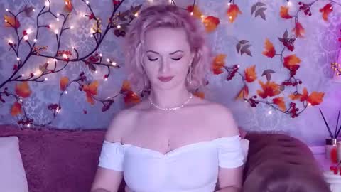 Elliana online show from September 19, 2:43 am