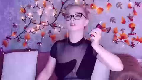 Elliana online show from September 23, 3:37 am