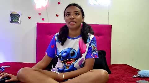 ellie_cute7 online show from April 22, 7:55 pm