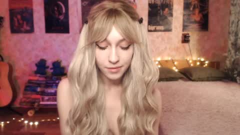 ellie_friendly online show from January 12, 12:07 am