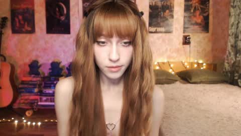 ellie_friendly online show from December 5, 11:40 pm
