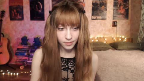 ellie_friendly online show from December 16, 12:15 am