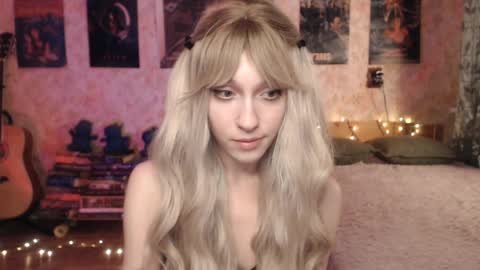 ellie_friendly online show from January 15, 12:15 pm