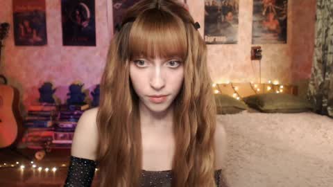 ellie_friendly online show from December 2, 12:06 pm